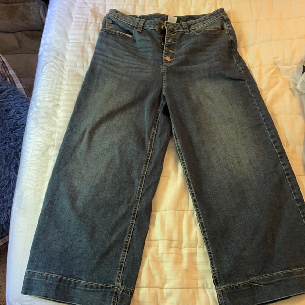 Size 12 wide leg cropped jeans
